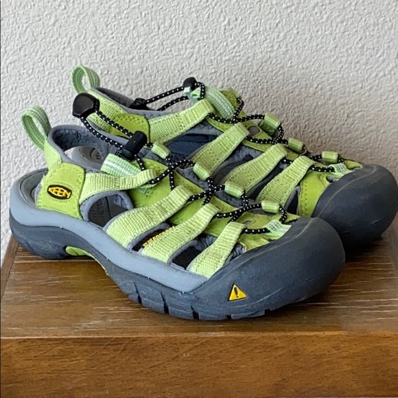 keen sandals size 5